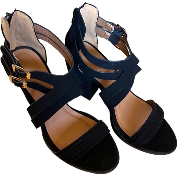 Charlotte Russe - Size 6-Heels - Picture 4 of 6